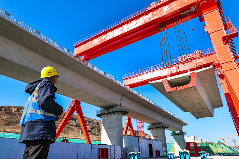 延榆高铁2025年箱梁架设完成